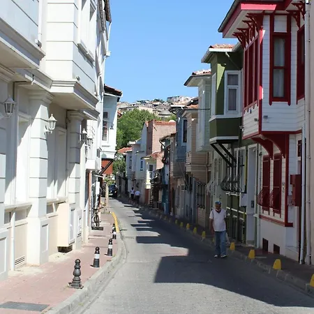 Ararat Apartment *